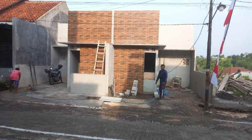 rumah baru ready stok di grafika banyumanik semarang