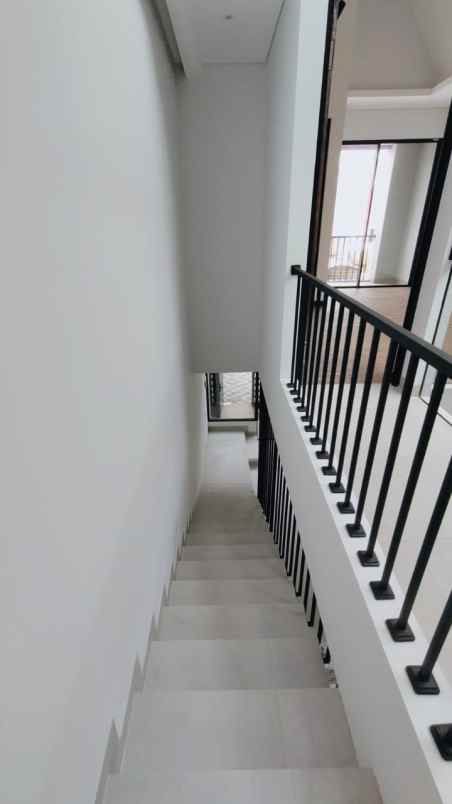 rumah baru siap huni scandinavian style dalam komplek