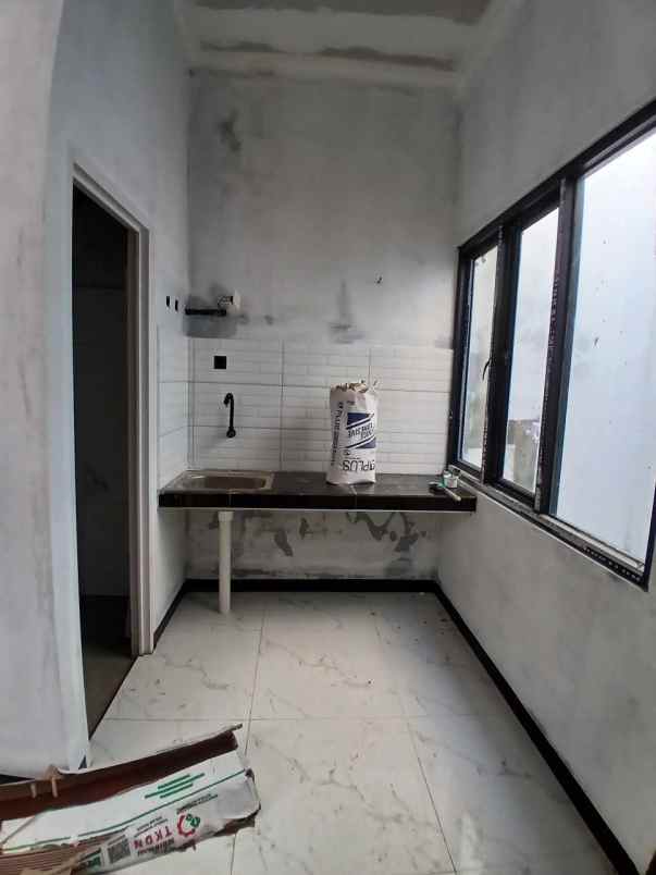 rumah baru strategis di pitara pancoran mas depok