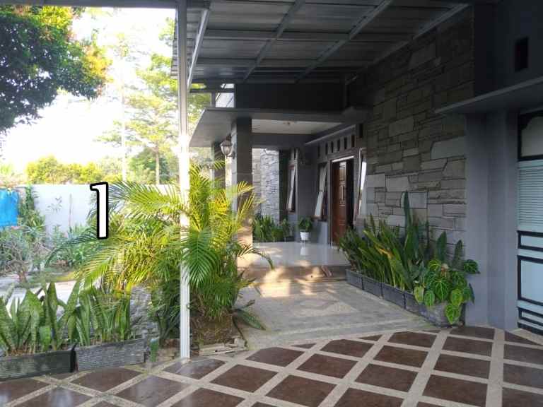 rumah besar dan mewah siap huni