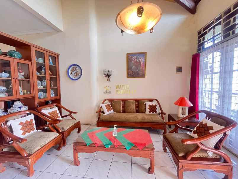 rumah besar lokasi premium pinggir jalan purwomartani