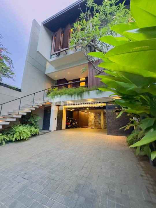 rumah brand new bergaya tropical modern