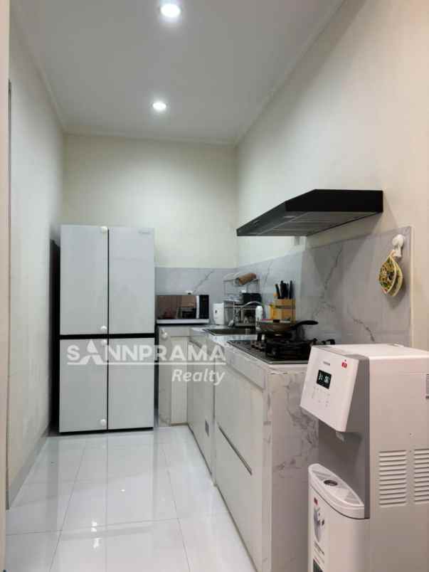 rumah cantik graha cinere cinere parkview dekat tol rn