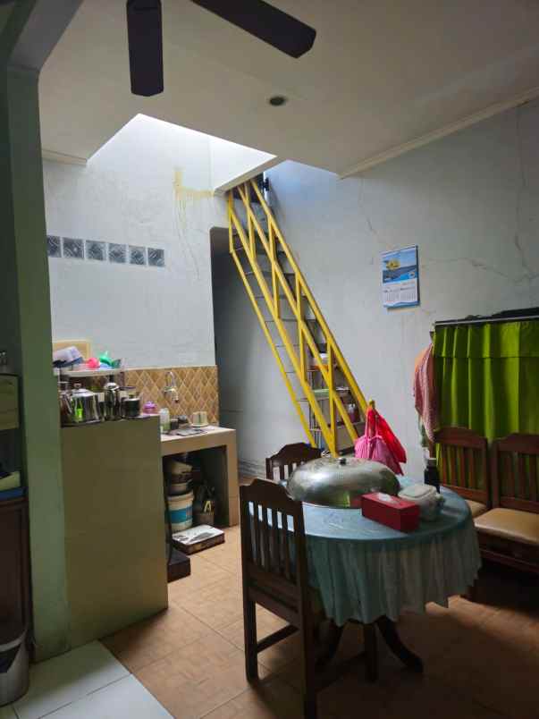 rumah dan 2 kios strategis di tanjung duren jak bar