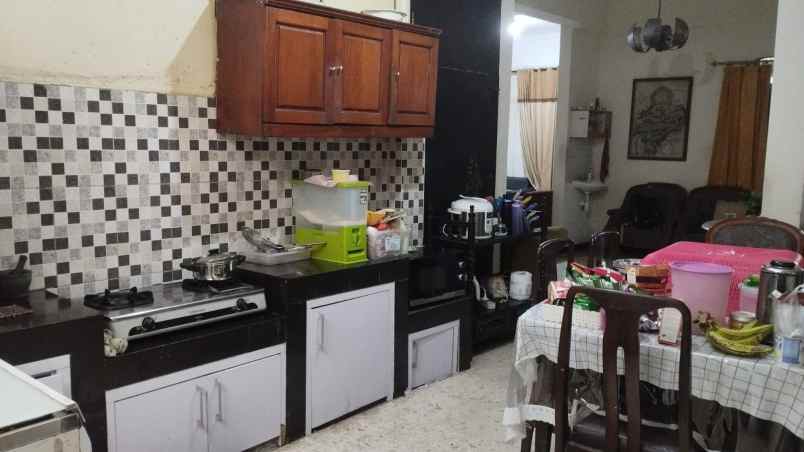 rumah dekat dengan akses jalan