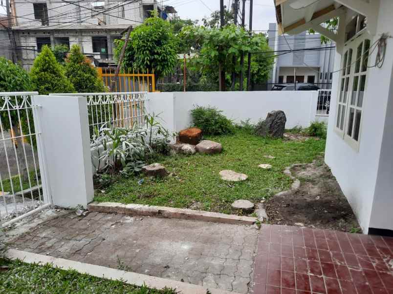 rumah dekat dengan akses jalan