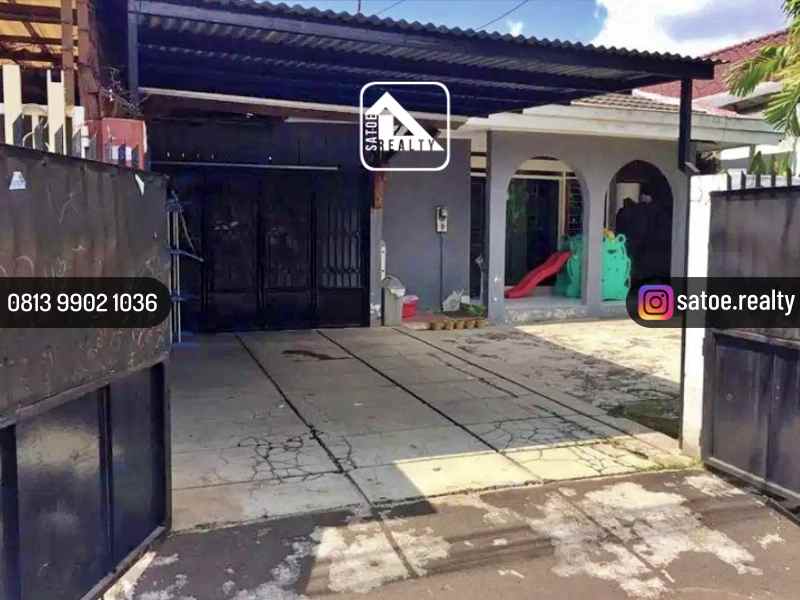 rumah dekat rumah sakit emc jl pulomas kayu putih