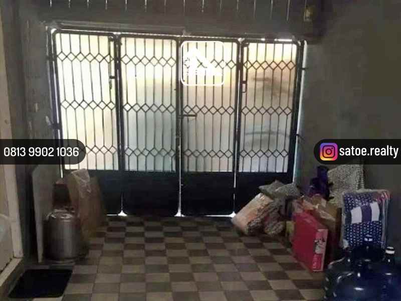 rumah dekat rumah sakit emc jl pulomas kayu putih