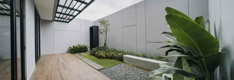 rumah dengan privat lift di selatan jakarta