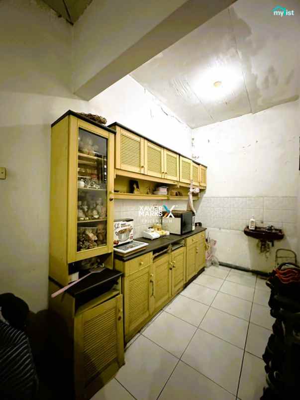 rumah di baratajaya dekat gubeng ngagel panjang jiwo