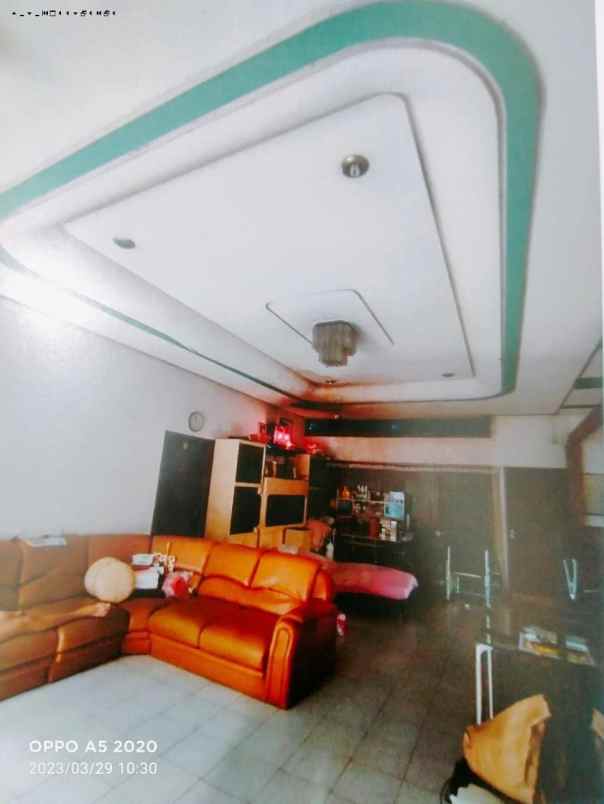 rumah di dharmahusada utara row jalan 3 mobil