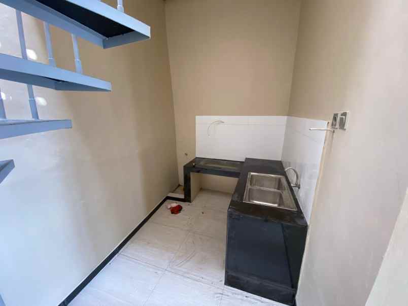 rumah di kontrakan masih baru di banyumanik