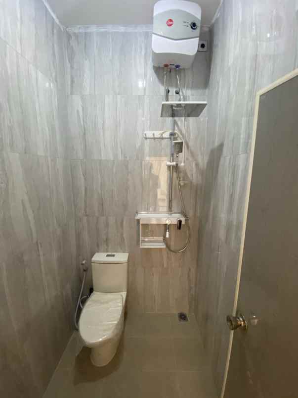 rumah di kontrakan masih baru di banyumanik