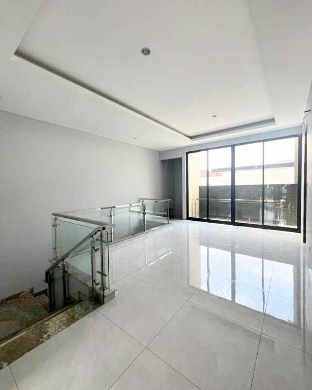 rumah dijual baru citraland woodland surabaya barat