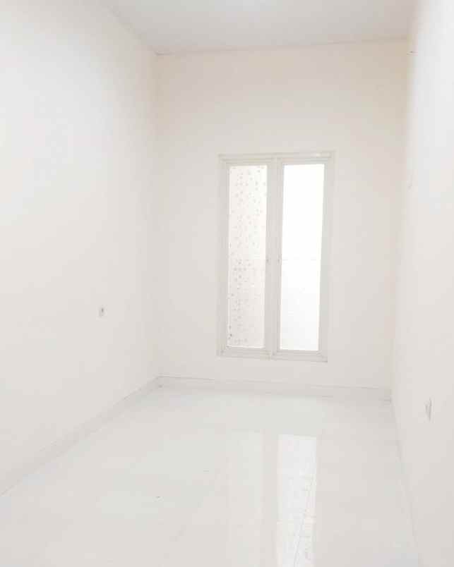 rumah graha sukolilo regency siap huni