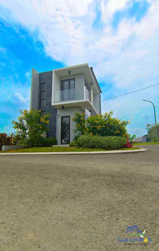 rumah jalan raya galuh mas karawang