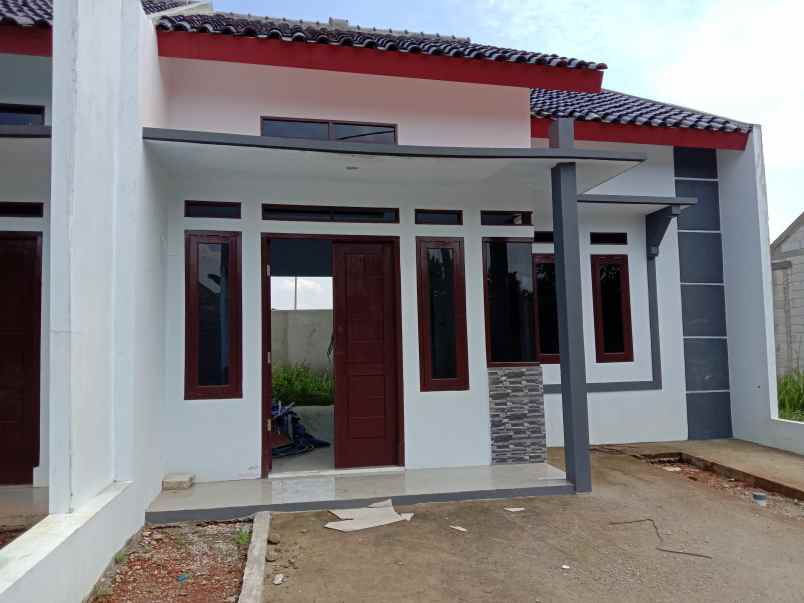 rumah jalan raya ragajaya