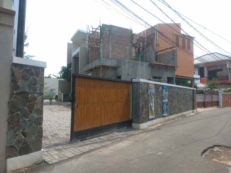 rumah jl eretan balekambang