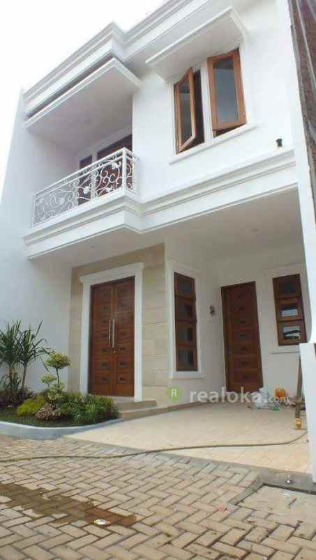 rumah jl pagelaran setu