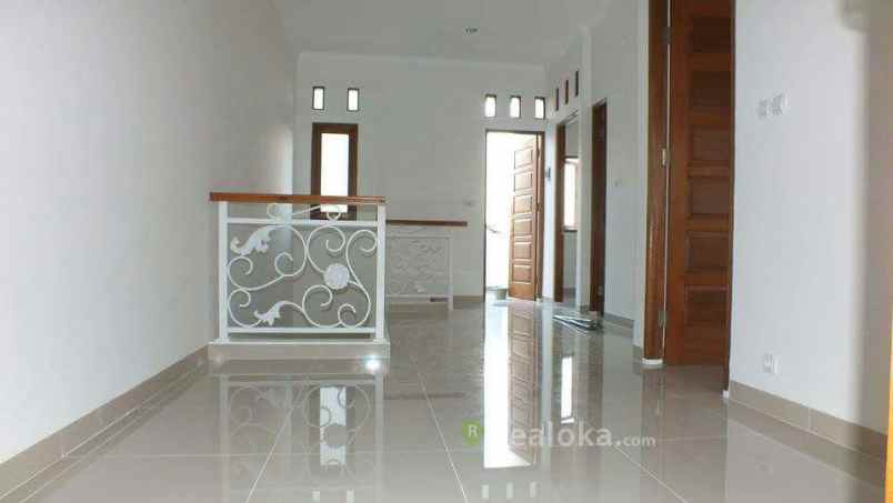 rumah jl pagelaran setu