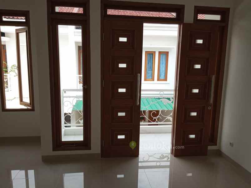 rumah jl pagelaran setu