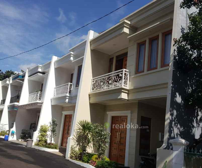 rumah jl pagelaran setu