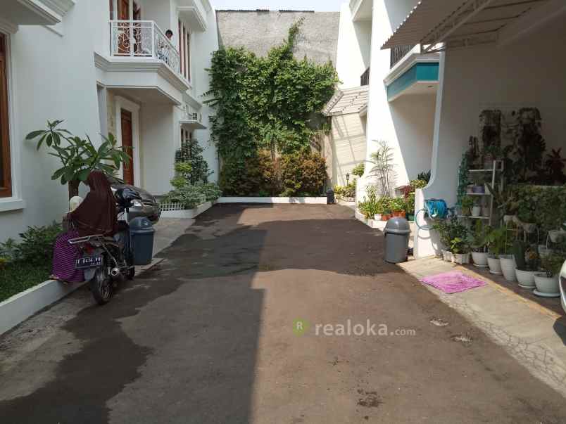 rumah jl pagelaran setu