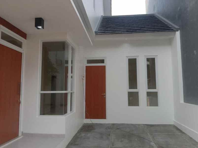 rumah jl pangrango sukahati