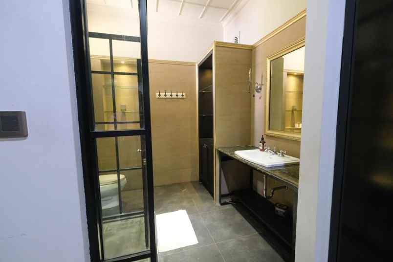 rumah jl pantai mutiara pluit