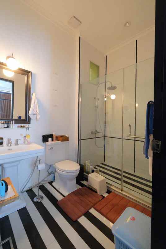 rumah jl pantai mutiara pluit