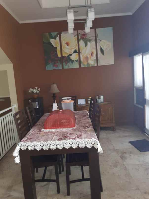 rumah jln raya kesehatan sektor