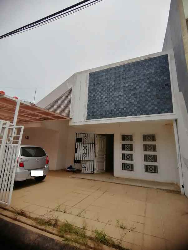 rumah kelapa puan kelapa gading