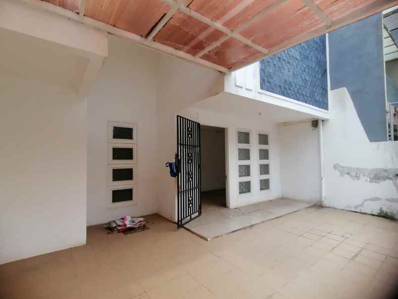 rumah kelapa puan kelapa gading