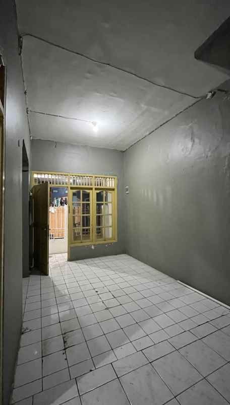 rumah keluarga minimalis di jakarta barat