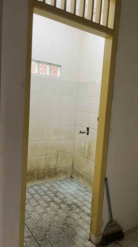 rumah keluarga minimalis di jakarta barat