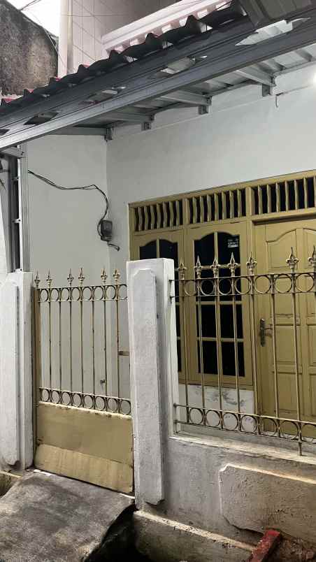 rumah keluarga minimalis di jakarta barat
