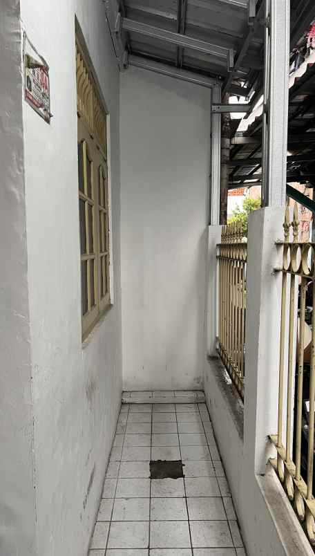 rumah keluarga minimalis di jakarta barat