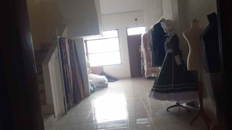 rumah komp cipta graha gunung batu hook halaman luas