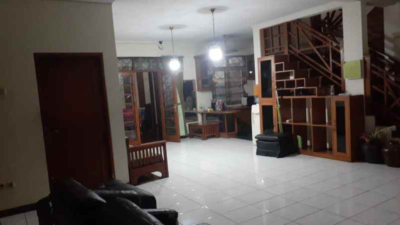 rumah komp cipta graha gunung batu hook halaman luas