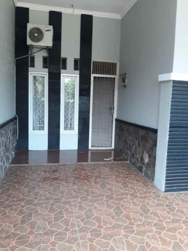 rumah komplek bukit nusa indah