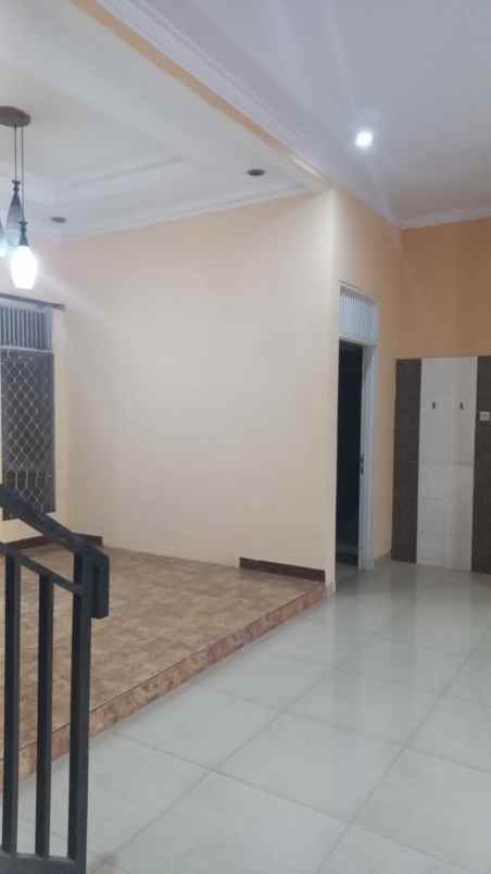 rumah komplek bukit nusa indah