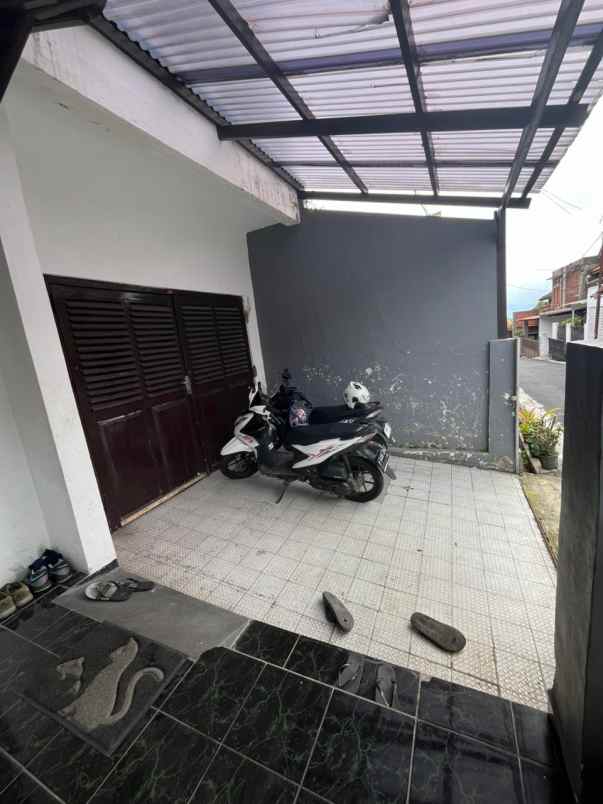 rumah komplek cihanjuang hook 5 menit pemkot cimahi