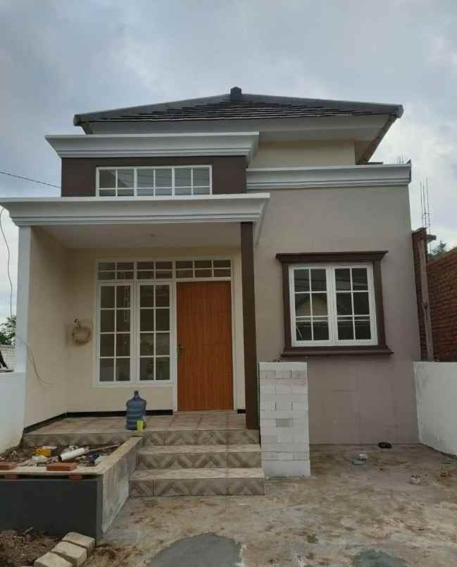 rumah konsep villa modern di kota malang