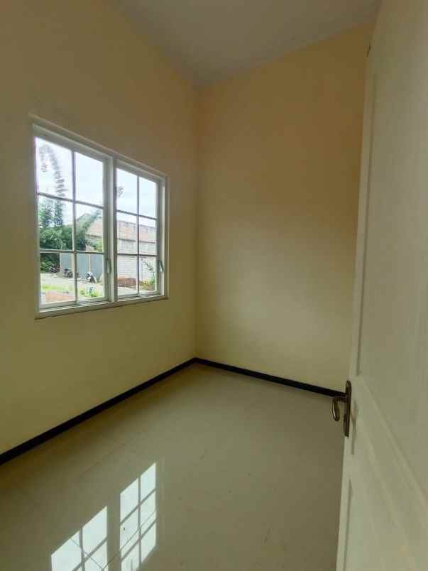 rumah konsep villa modern di kota malang