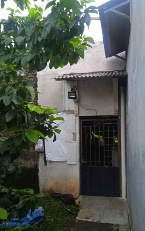 rumah kontrakan 3 pintu di tanah baru depok