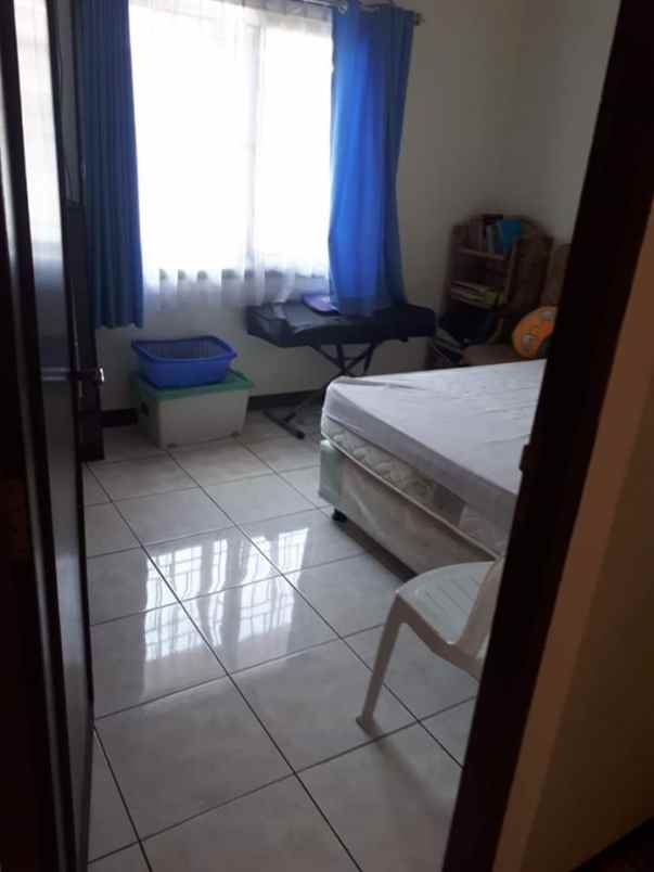 rumah kota baru parahyangan