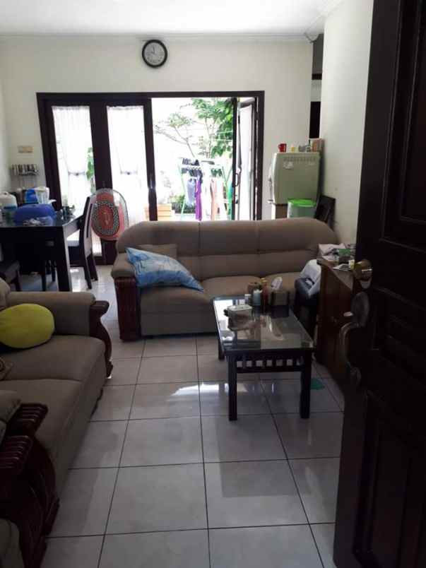 rumah kota baru parahyangan