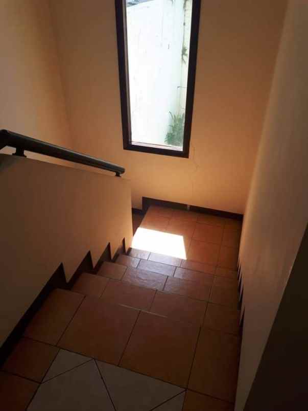 rumah kota baru parahyangan