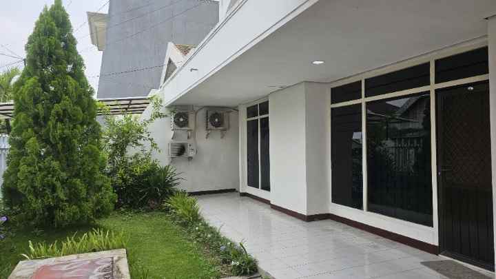 rumah luas semi furnished siap huni di kertajaya