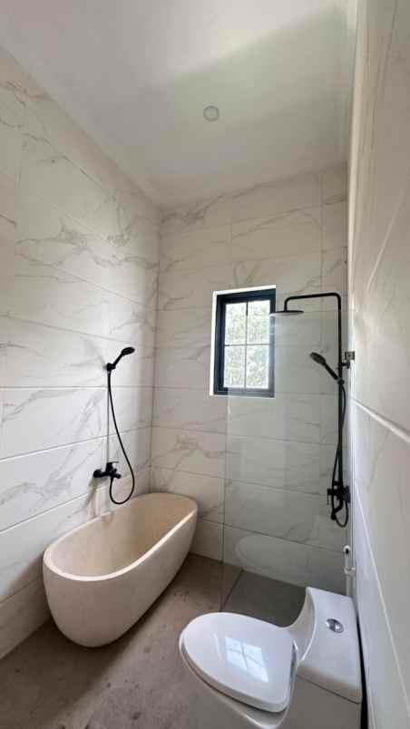 rumah luxury di sentul city dengan kolam renang